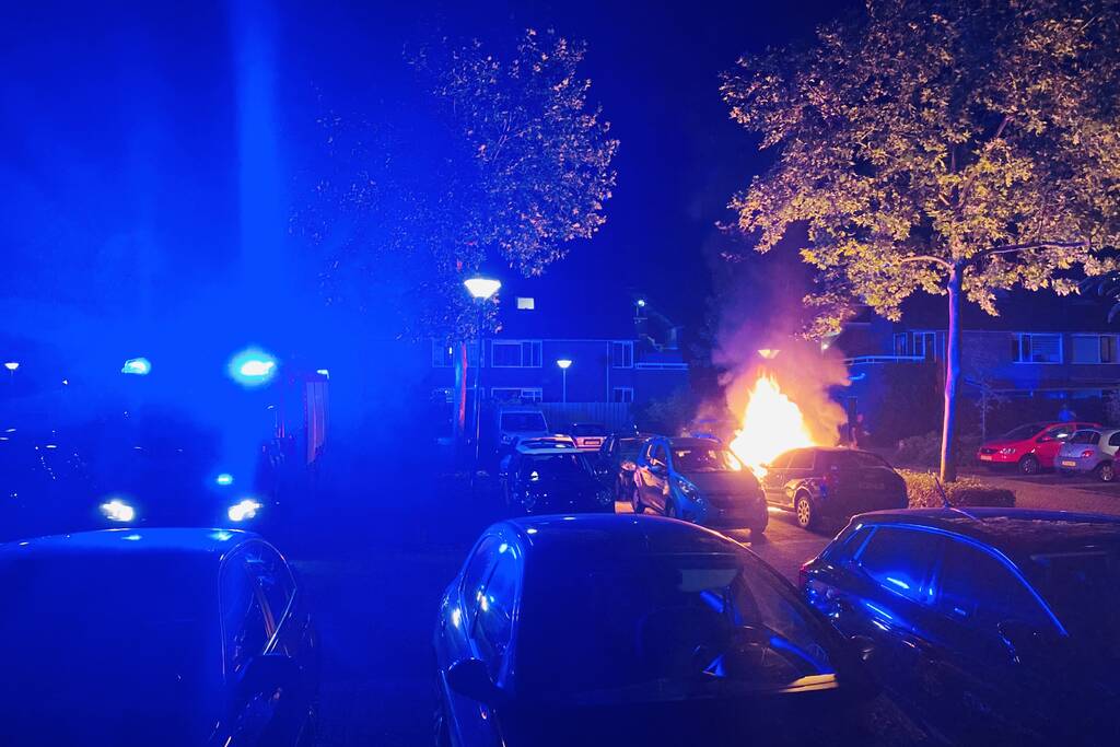 Auto verwoest door brand