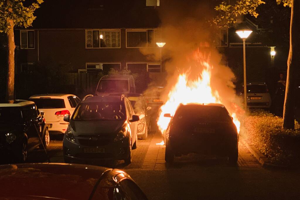 Auto verwoest door brand