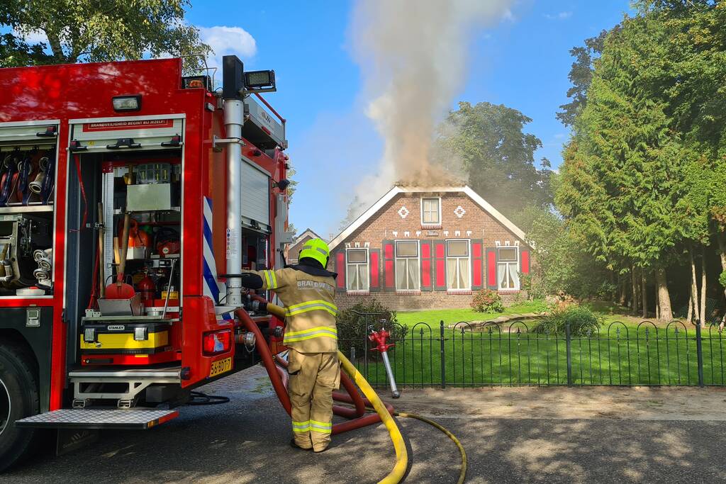 Veel rook bij brand in vrijstaande woning