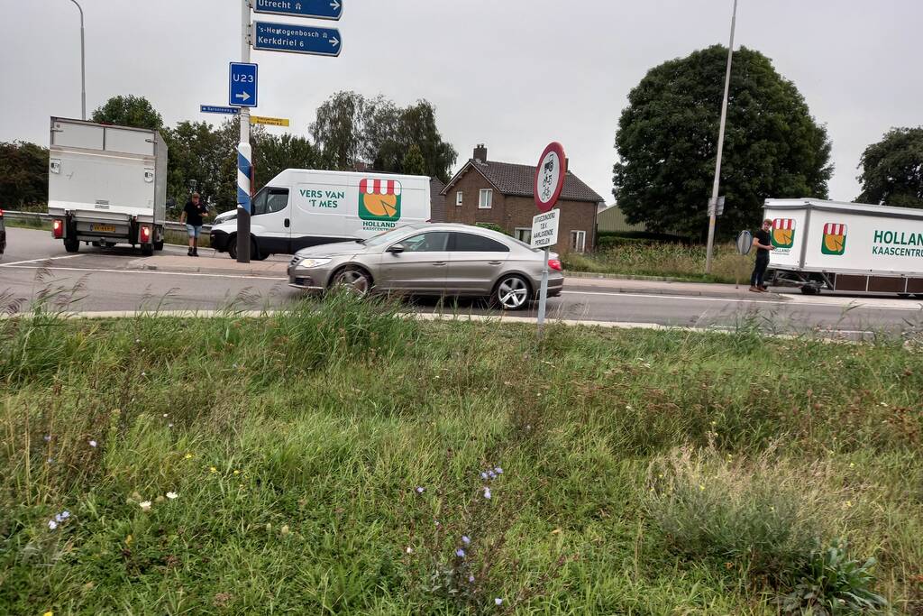 Defecte bestelbus zorgt voor verkeerschaos