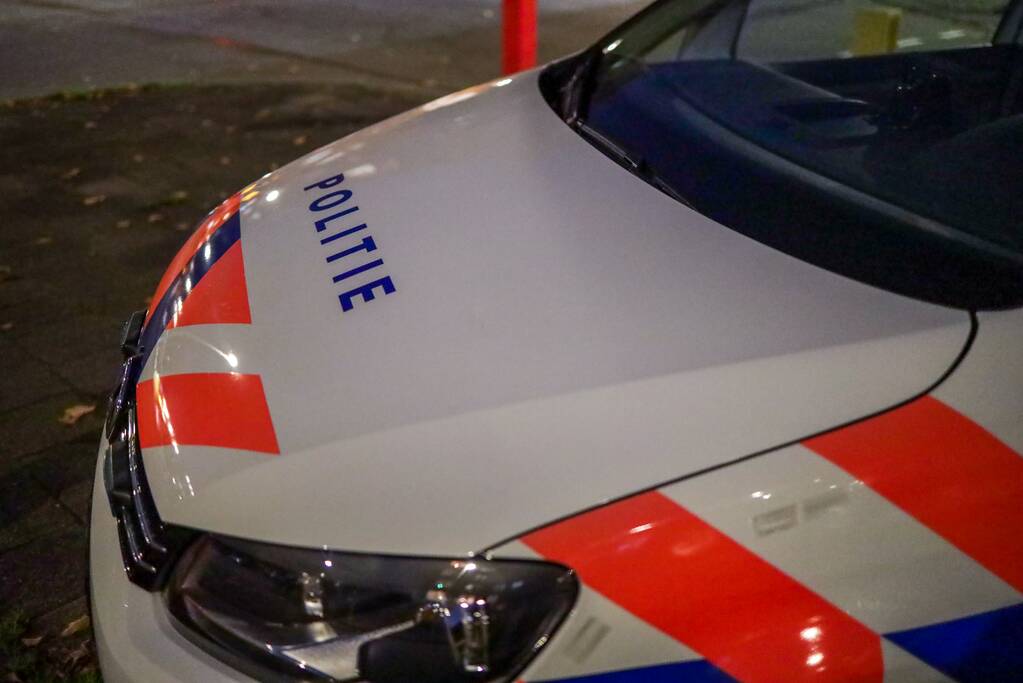 Jonge vrouw meegenomen in auto na mishandeling