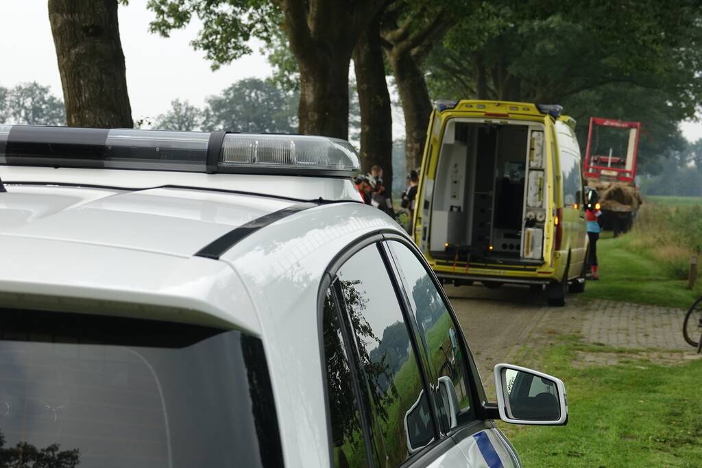 Wielrenner raakt gewond bij harde val