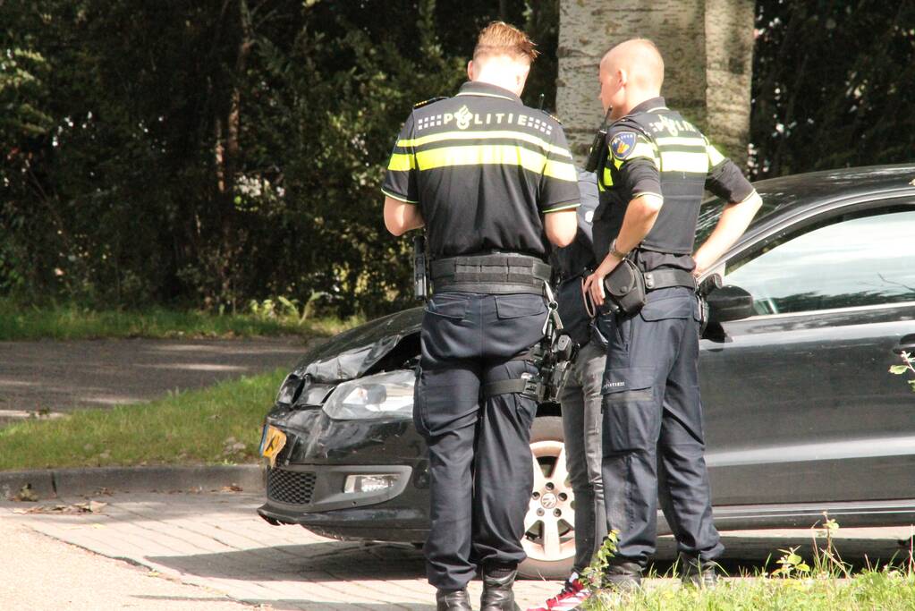 Blikschade bij botsing tussen drie auto's