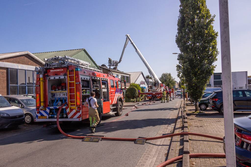 Brand in dakbeschot van woning