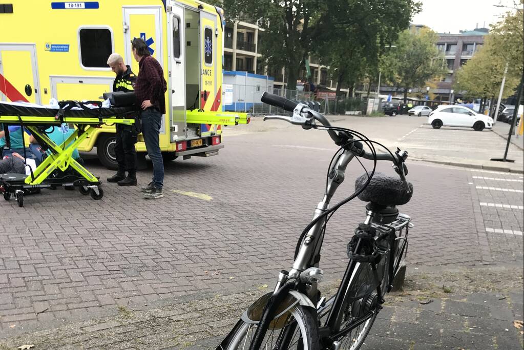 Fietser gewond na aanrijding met auto