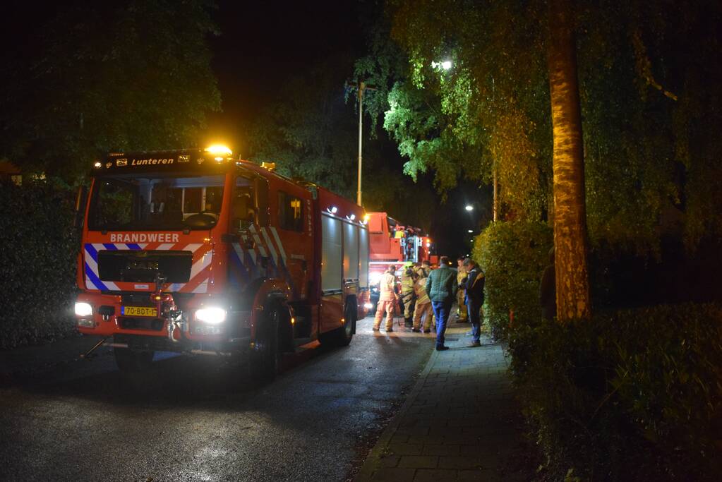 Brand in schoorsteen van woning