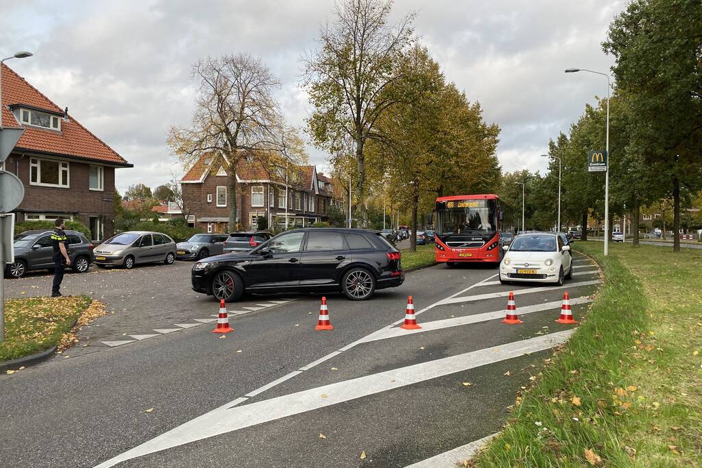 Flinke schade bij botsing tussen auto en motor