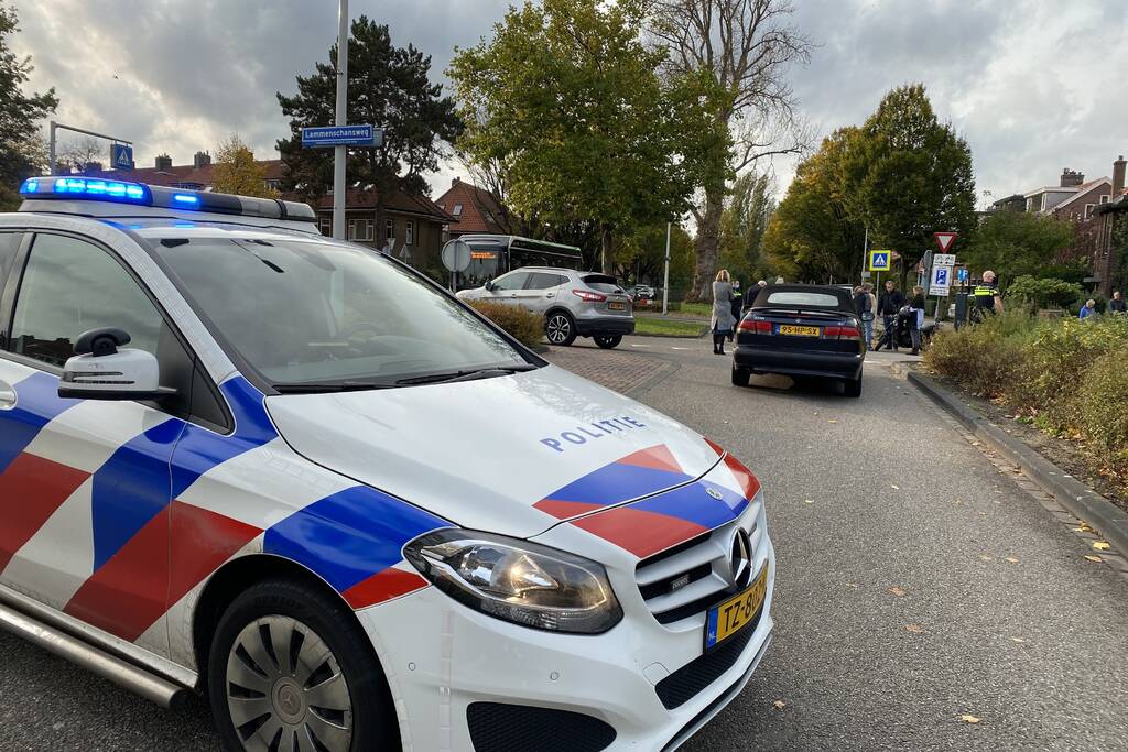 Flinke schade bij botsing tussen auto en motor