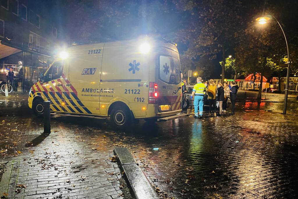 Voetganger gewond na aanrijding met personenauto op zebrapad