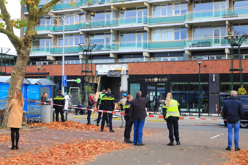 Ravage na plofkraak in het winkelcentrum