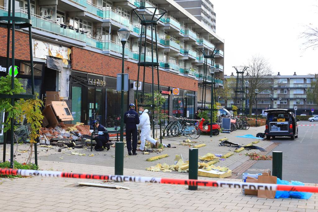 Ravage na plofkraak in het winkelcentrum