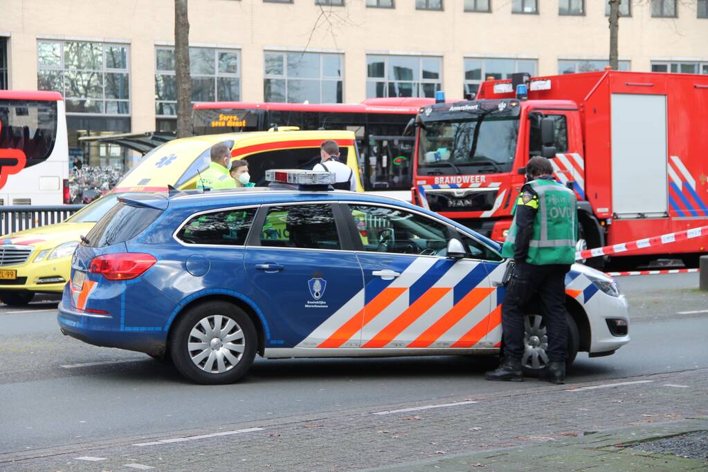 Persoon overleden in auto aangetroffen