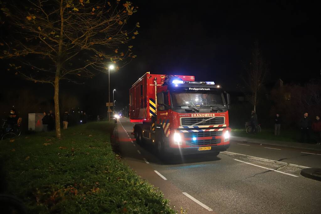 Grote uitslaande brand in wooncomplex