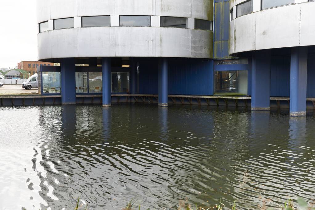 Verloederd Fläktgebouw van binnen gestript