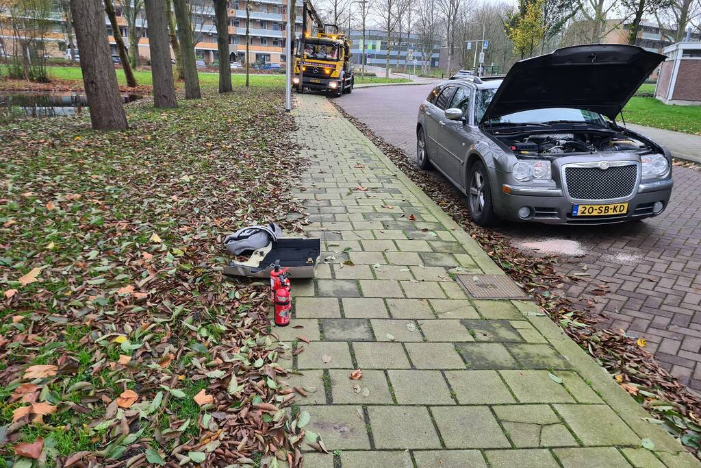 Brand na bijvullen olietank auto