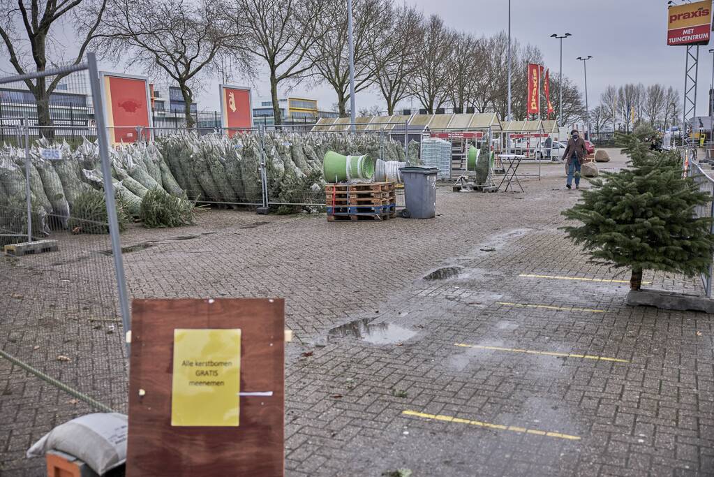 Op de valreep een kerstboom scoren