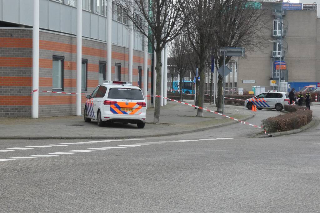 Persoon gewond bij schietincident politiebureau