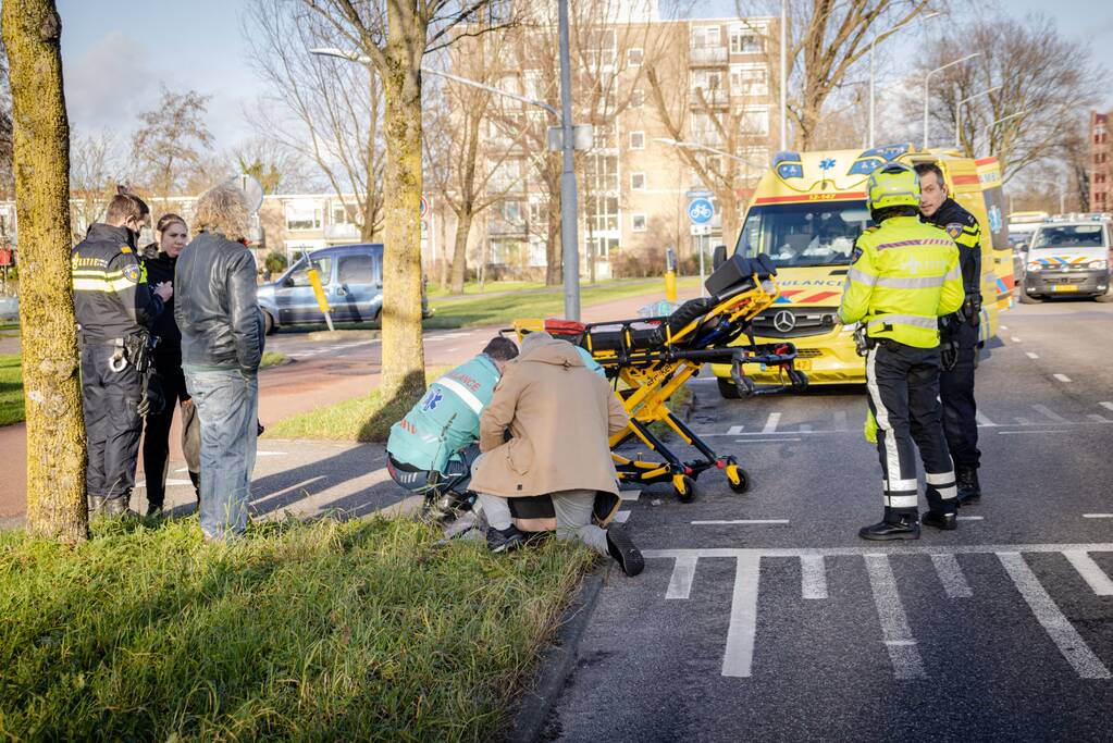 Fietser gewond bij botsing met auto