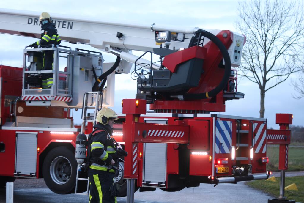 Brandweer doet onderzoek naar schoorsteen