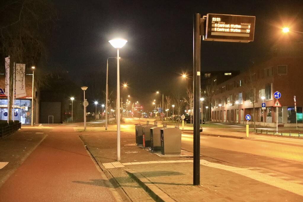 Avondklok van kracht: stille straten en politie voert controles uit