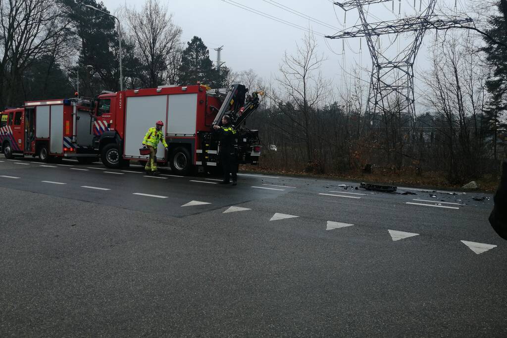 Auto in de kreukels bij verkeersongeval