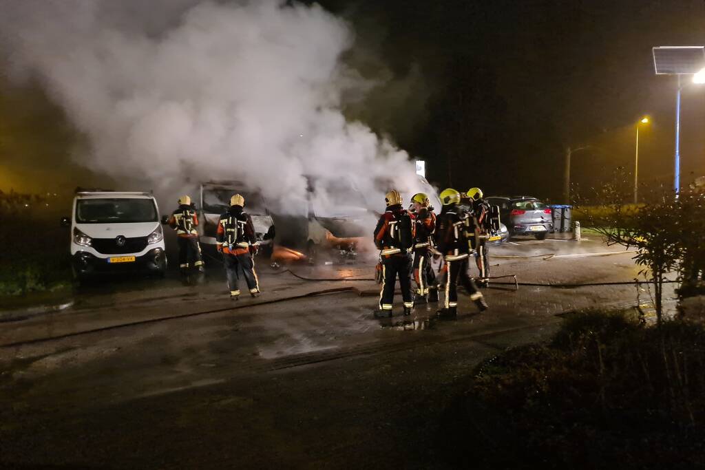 Postpakketten verwoest door brand in bestelbussen