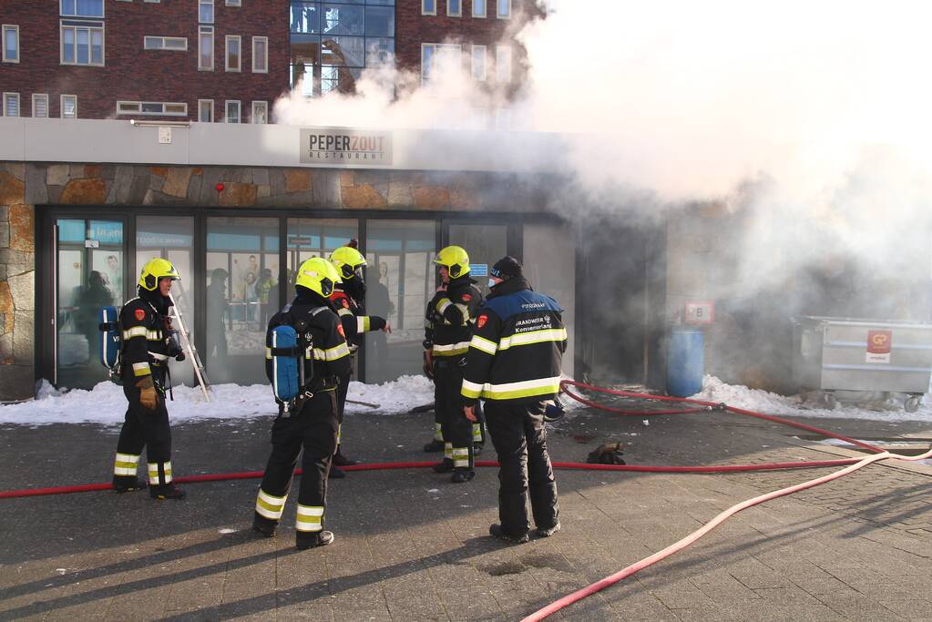 Dikke rookwolken bij brand in restaurant PeperZout