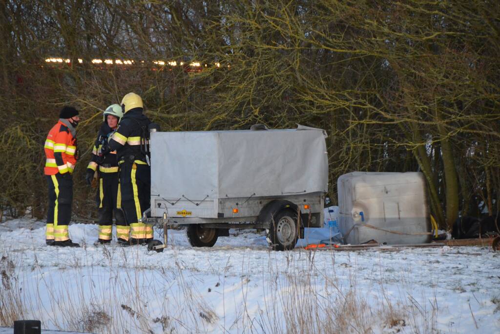 Aanhanger met mogelijk drugsafval gedumpt