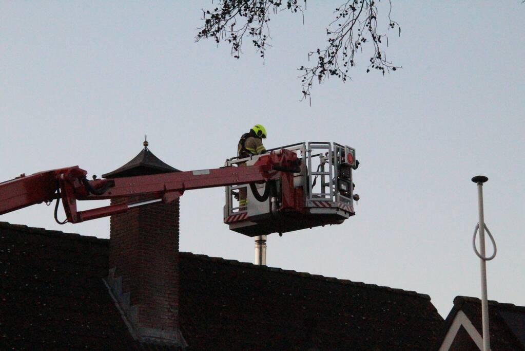 Schoorsteenbrand snel onder controle