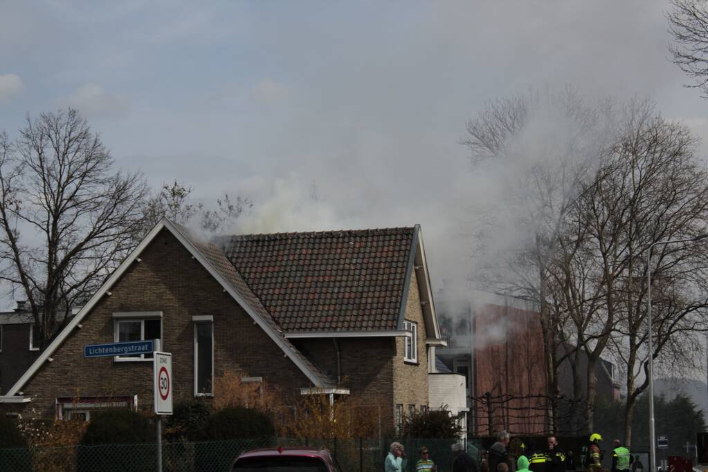 Brand op zolder van woning