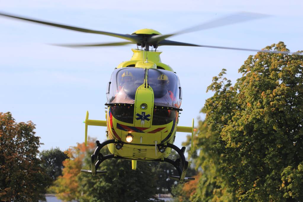 Motorrijder (59) overleden na botsing