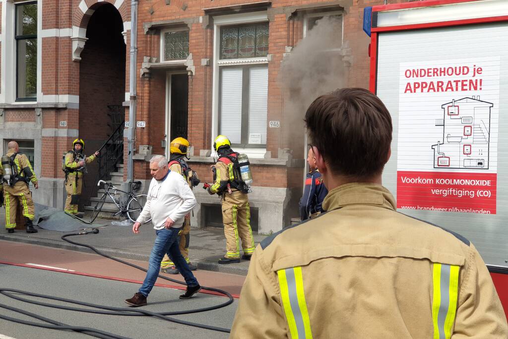 Veel rook door brand in kelder van woning