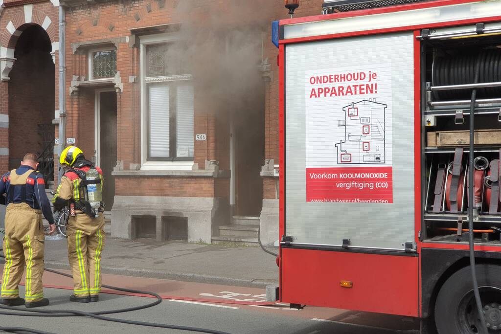 Veel rook door brand in kelder van woning