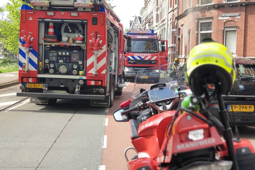 Veel rook door brand in kelder van woning