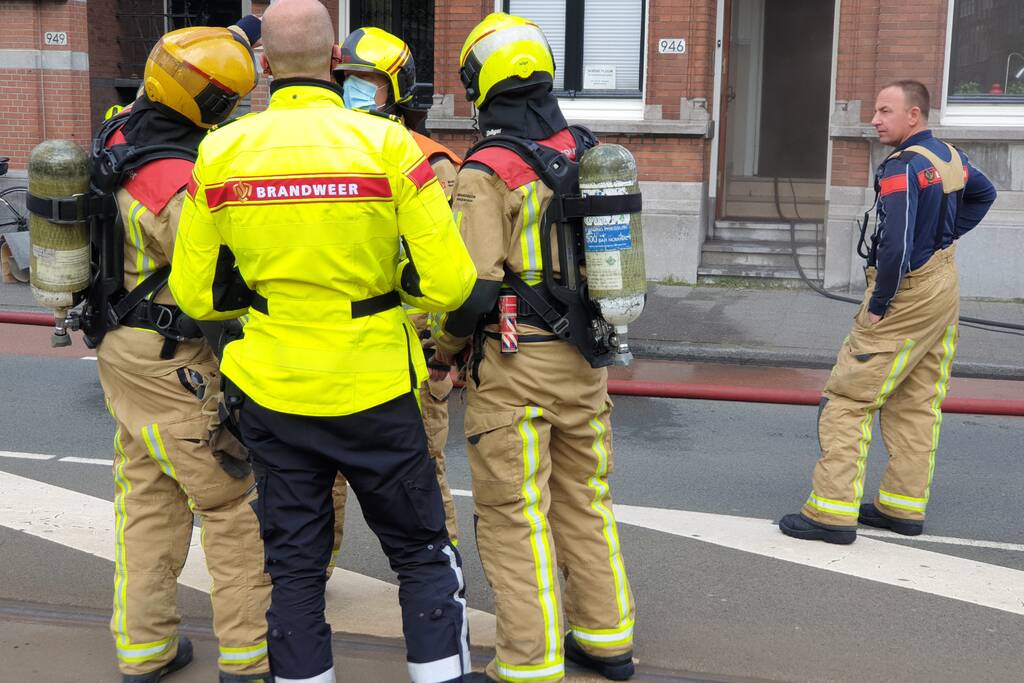 Veel rook door brand in kelder van woning