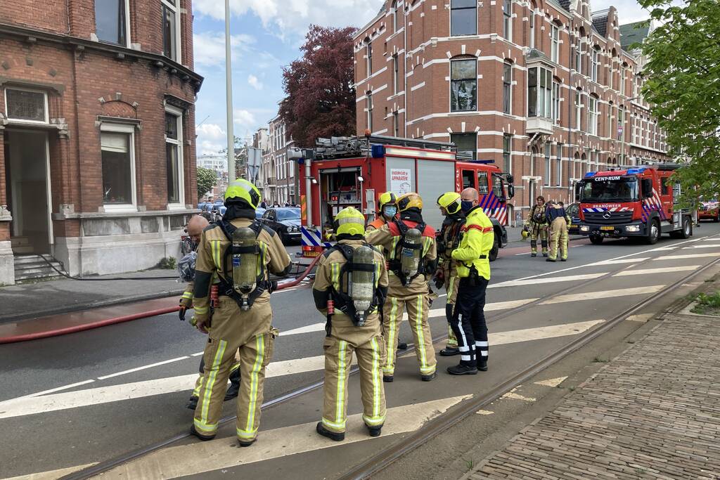 Veel rook door brand in kelder van woning