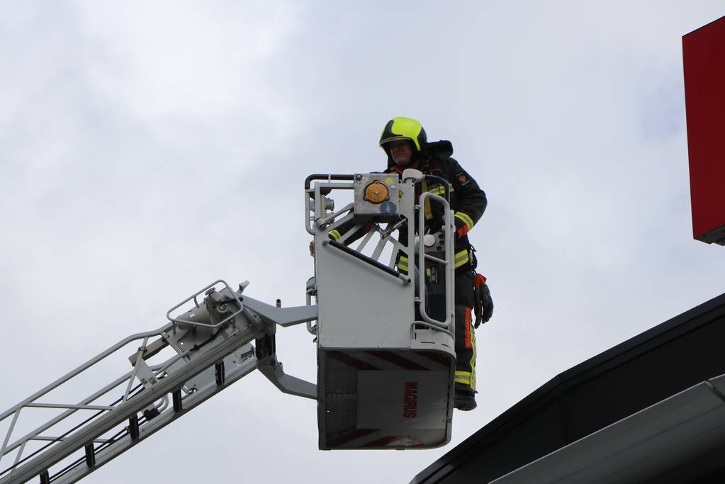 Brandweer doet onderzoek naar brand