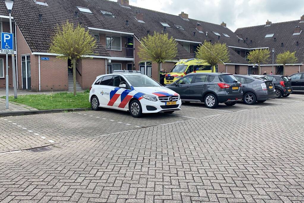 Dode en zwaargewonde aangetroffen in woning