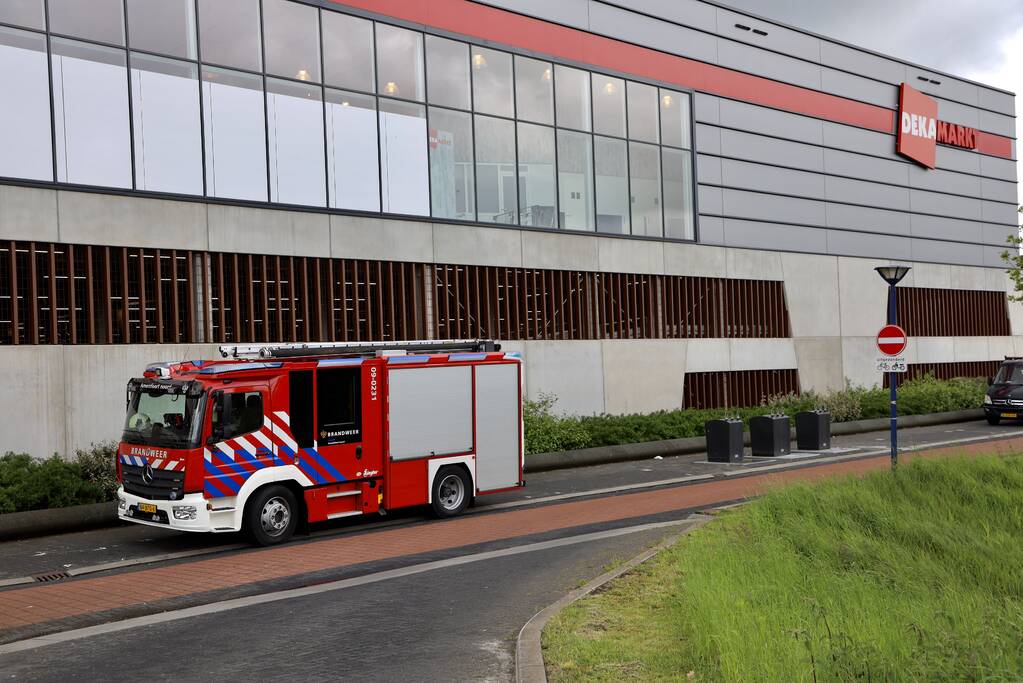 Ongeval in parkeergarage DekaMarkt