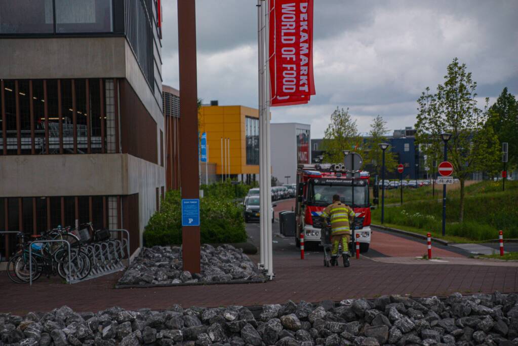 Ongeval in parkeergarage DekaMarkt