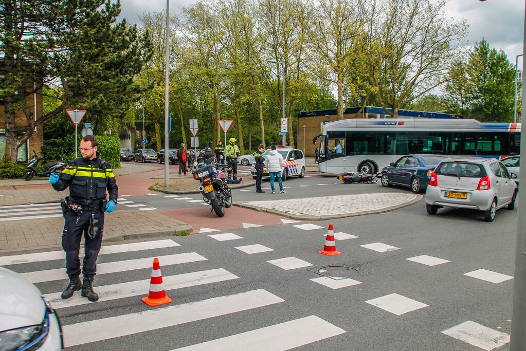 Gewonde motorrijder na ongeval met auto