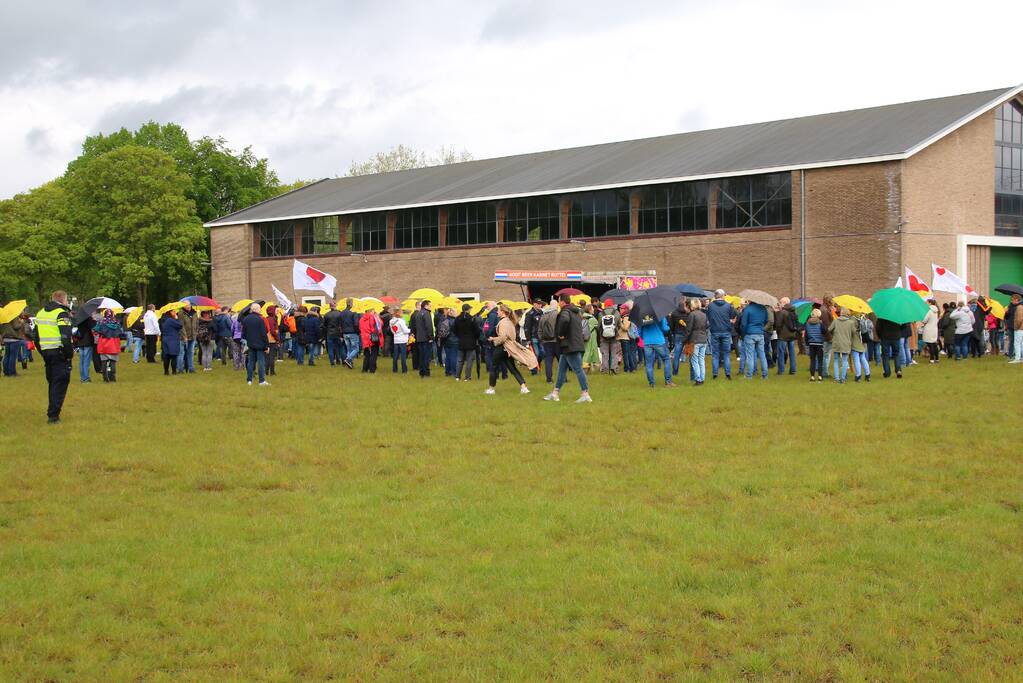 Demonstranten demonsteren tegen kabinetsbeleid