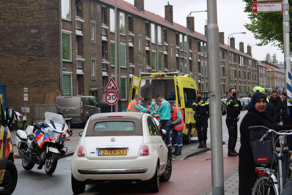 Fietser gewond bij botsing met auto