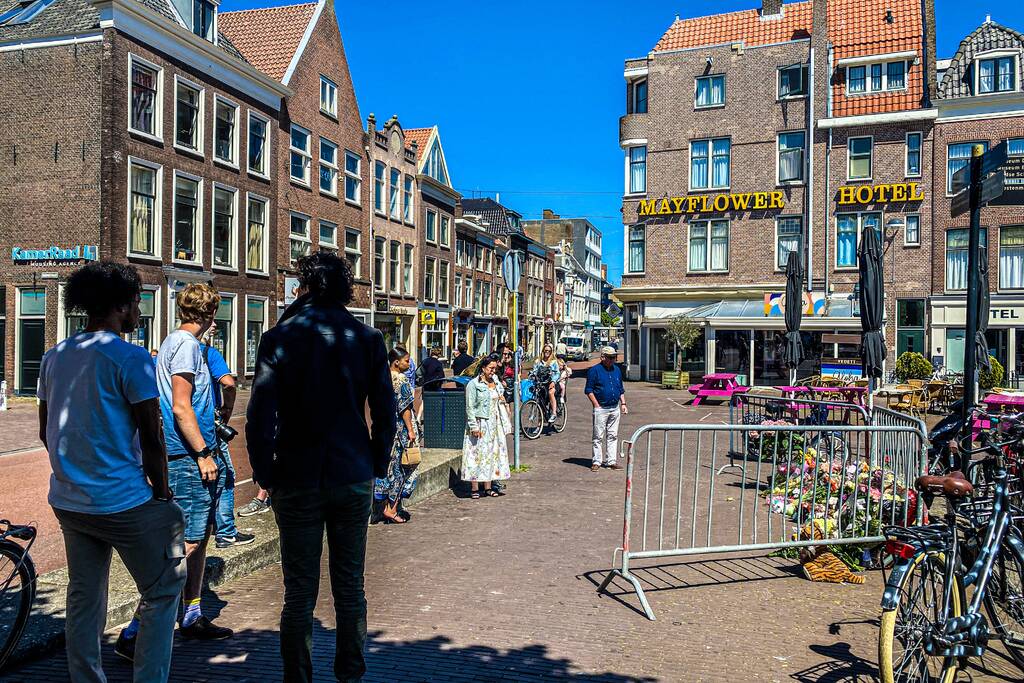 Veel bloemen neergelegd na dodelijk ongeval 7-jarig meisje