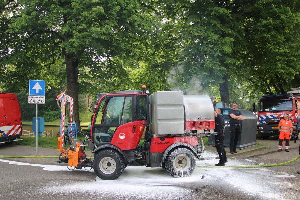 Voertuig afvalverwerker Omrin vat vlam