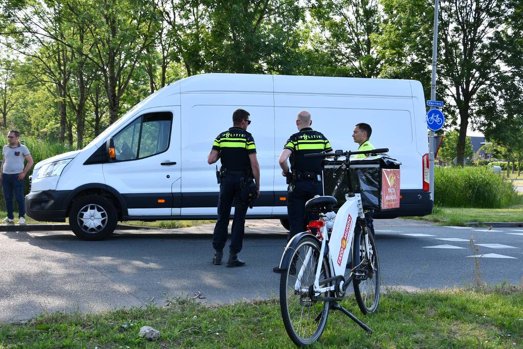 Fietsers gewond na ongeval met bestelbus