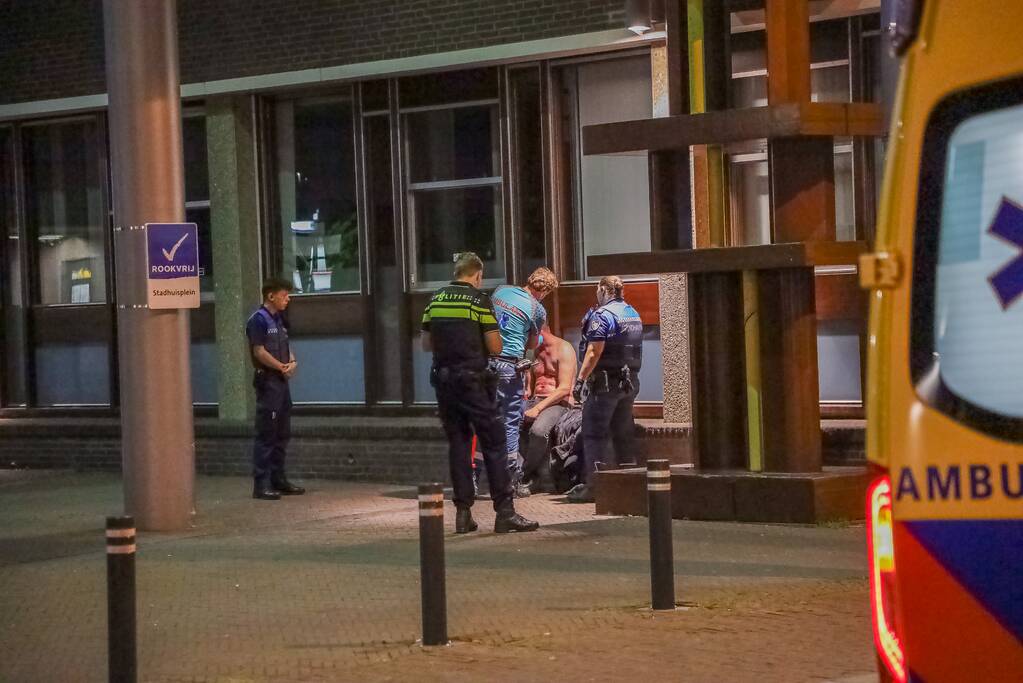 Persoon gewond bij steekincident