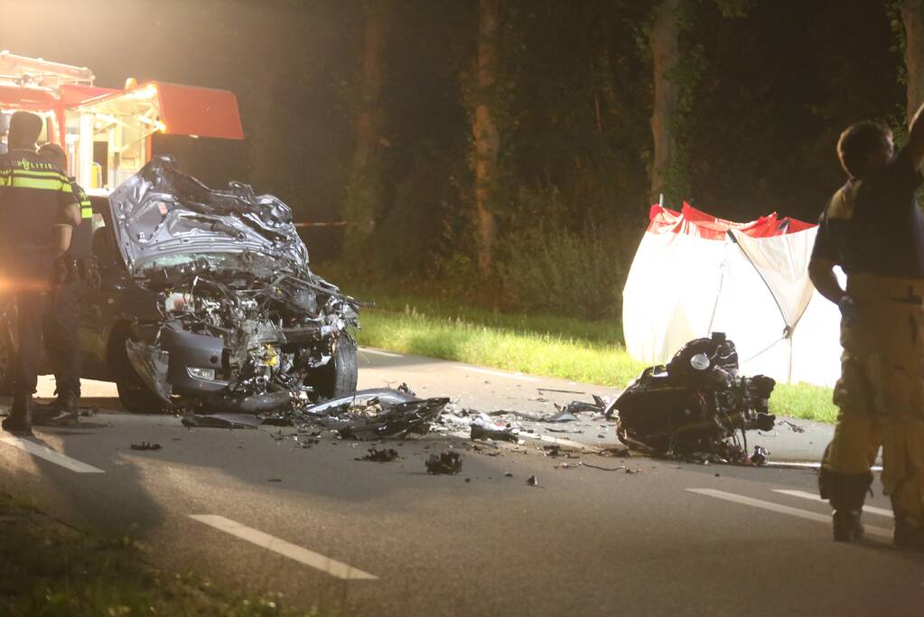 Motorrijder overleden bij zeer ernstig ongeval