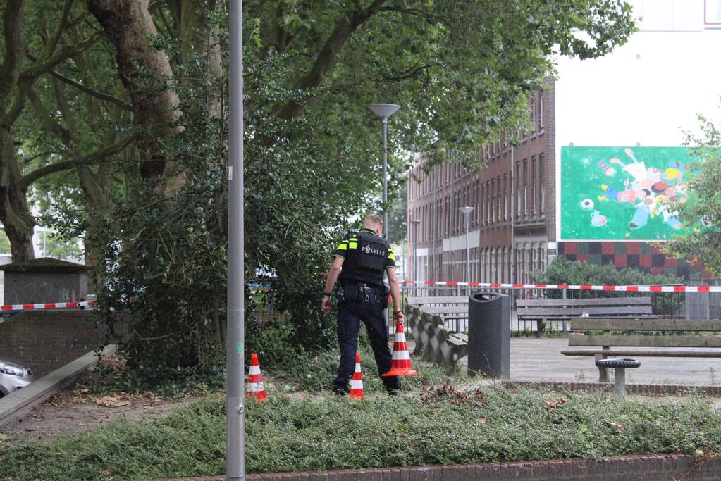 Straat in Feijenoord afgesloten na melding van schietpartij