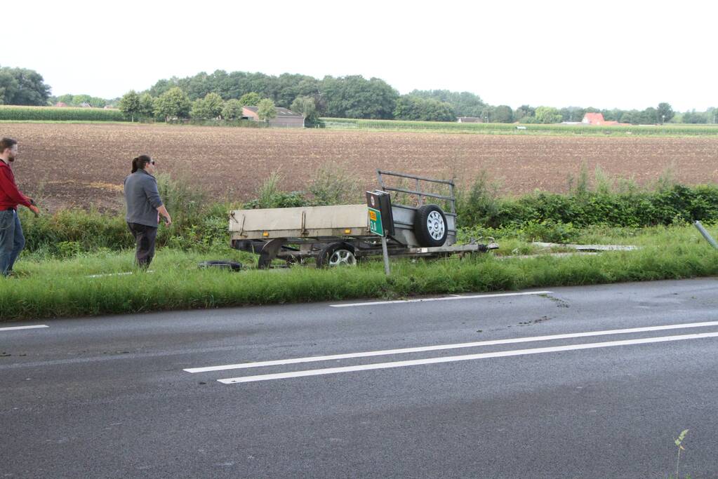 Ravage na aanrijding met aanhangwagen